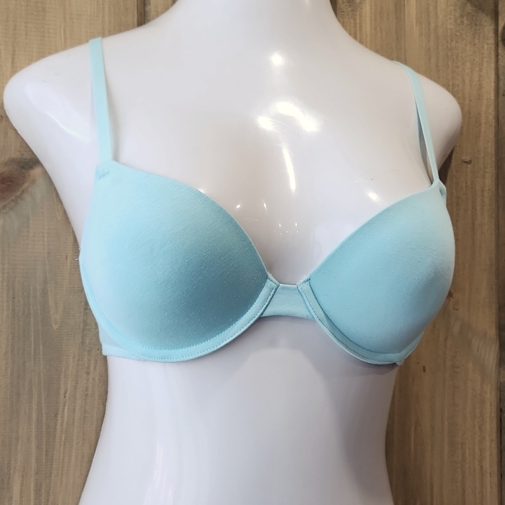 T-shirt bra, sz 34C, pastel blue, good condition